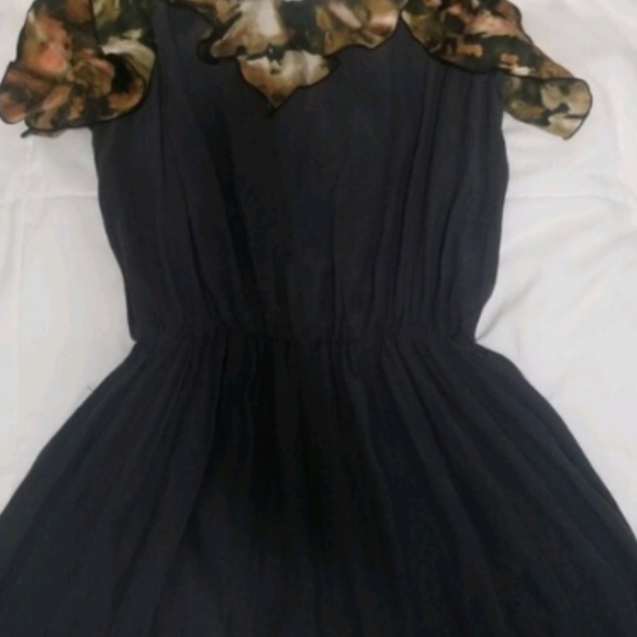 😎Miss milne romper😎 - Picture 4 of 4